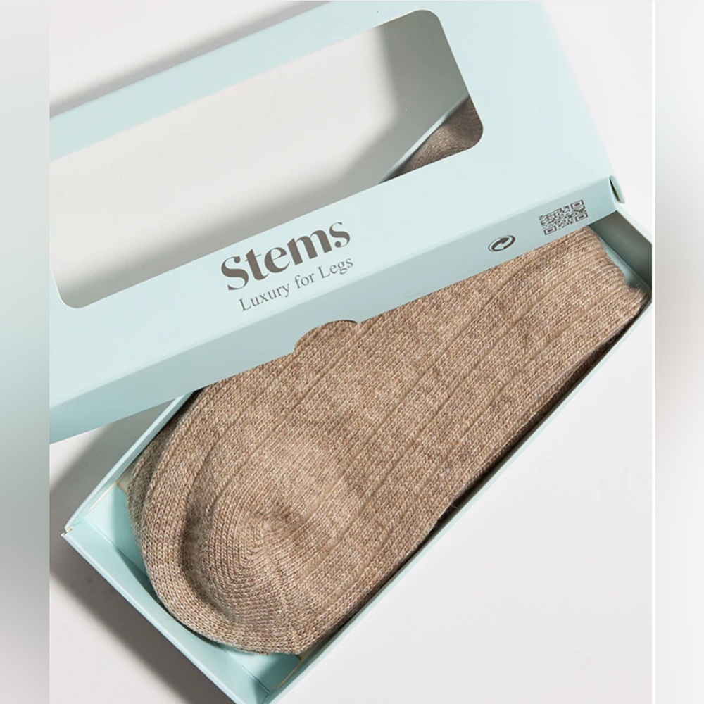 🤎STEMS🤎Lux Cashmere & Wool Crew Socks with Gift Box in Oat/NWT